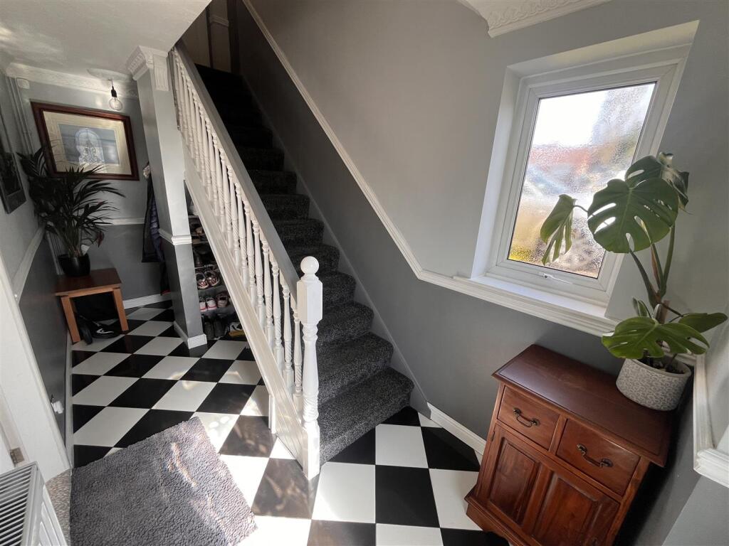 RECEPTION HALLWAY IMAGE TWO