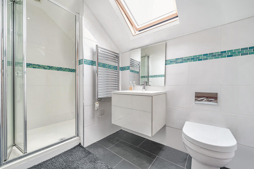 En-suite Shower R...