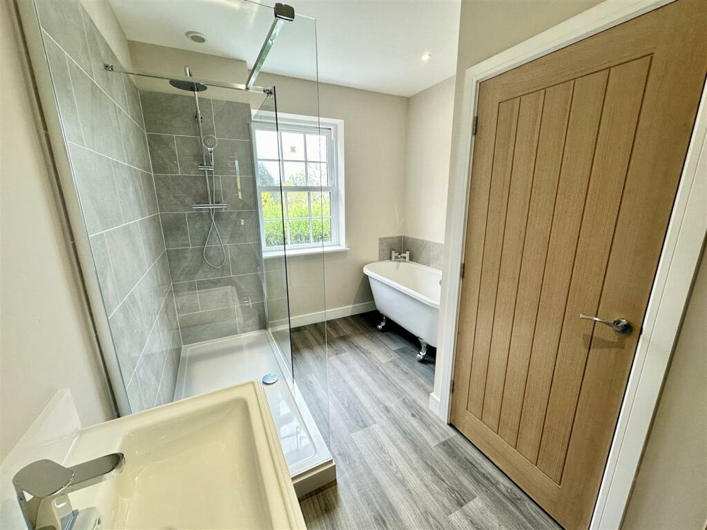 bathroom.JPEG