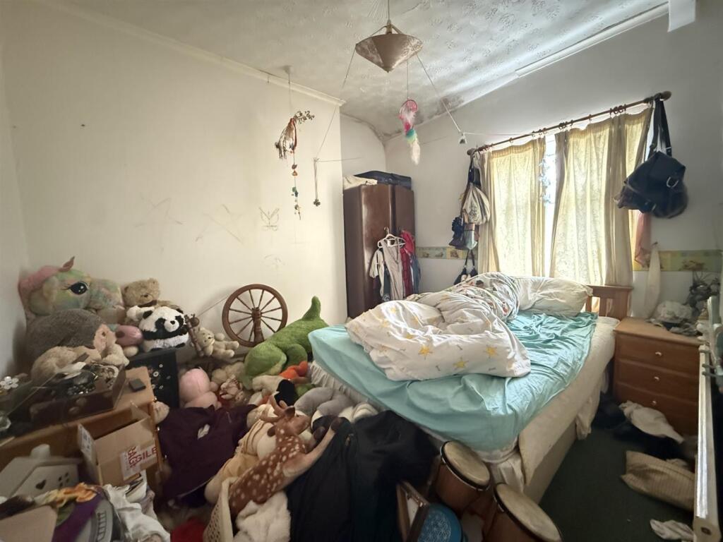 bed2.jpg