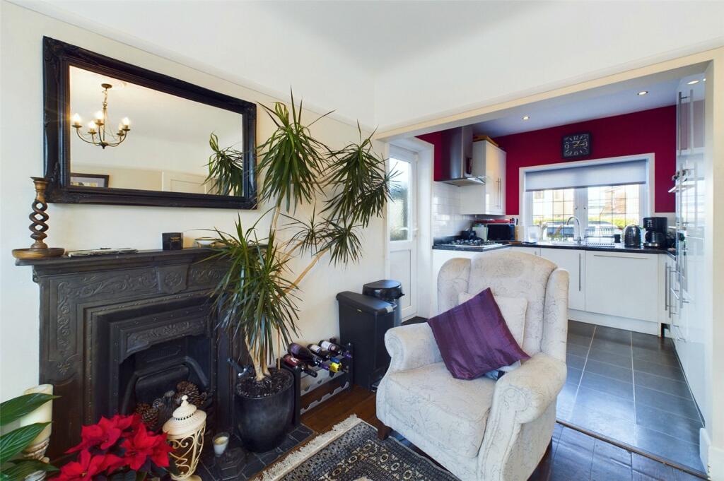 Open Plan To Kitchen