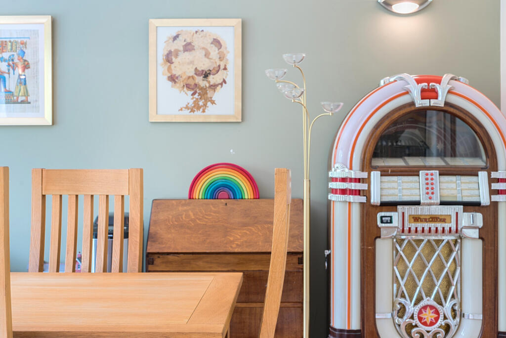 1340414-1-689cba7...