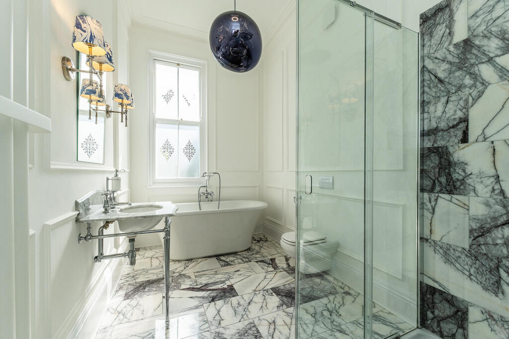 2 Elmhurst House ...