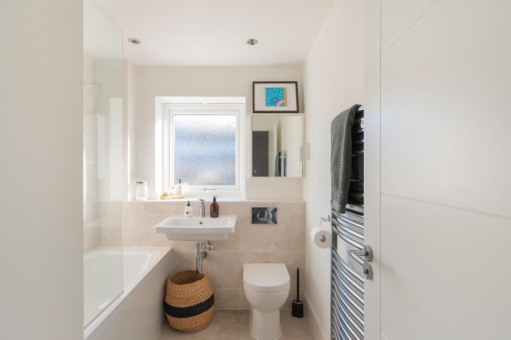 2O4PHCBH - Bathroom C.jpg