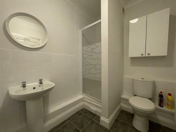 Shower room 1.jpeg