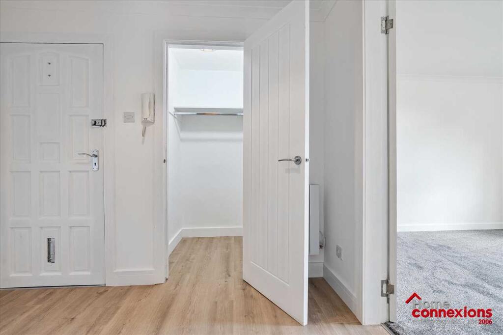 Entrance Hallway (1)