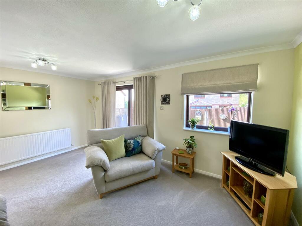 SITTING ROOM