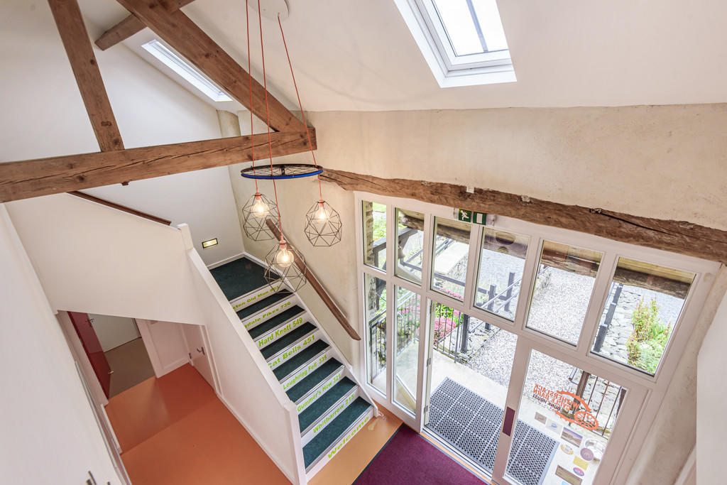 Bunk House - Entr...