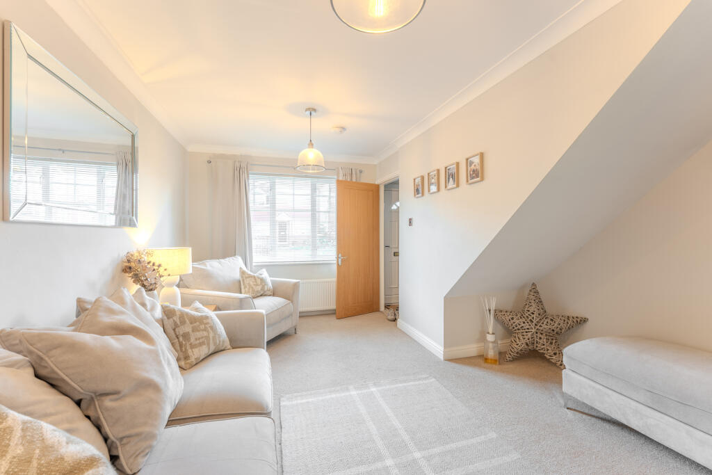 3 Hudson Close  (1 of 18)