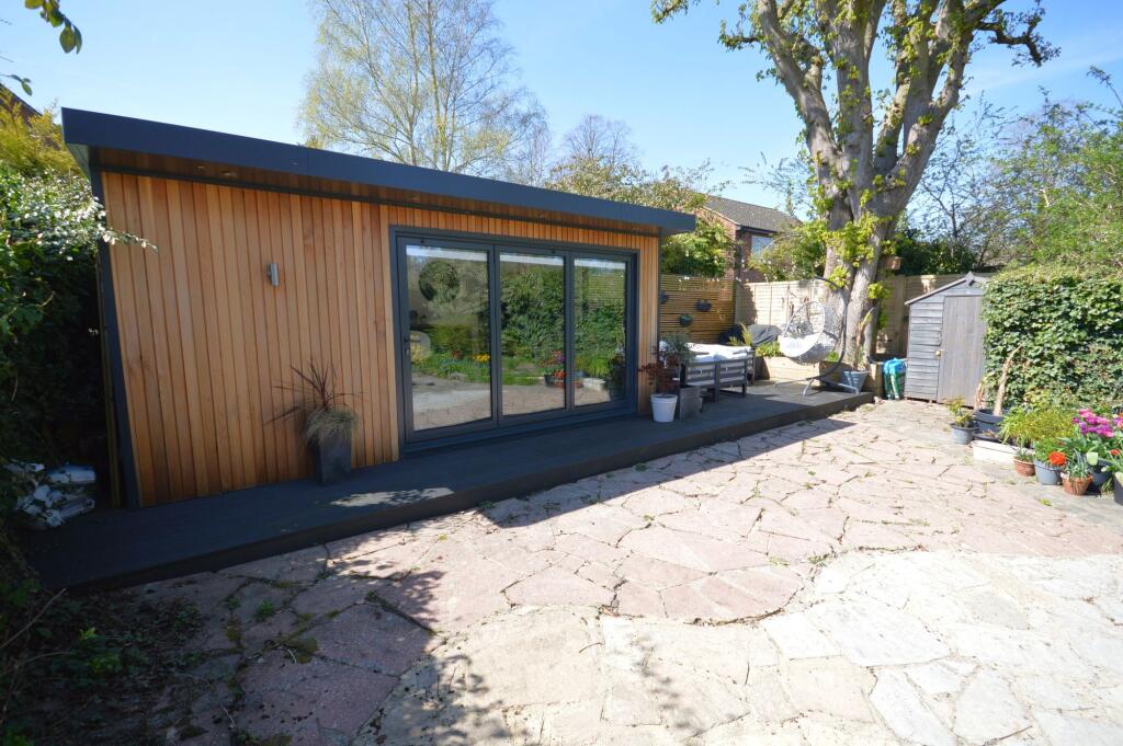Garden Room Bifold doors Closed