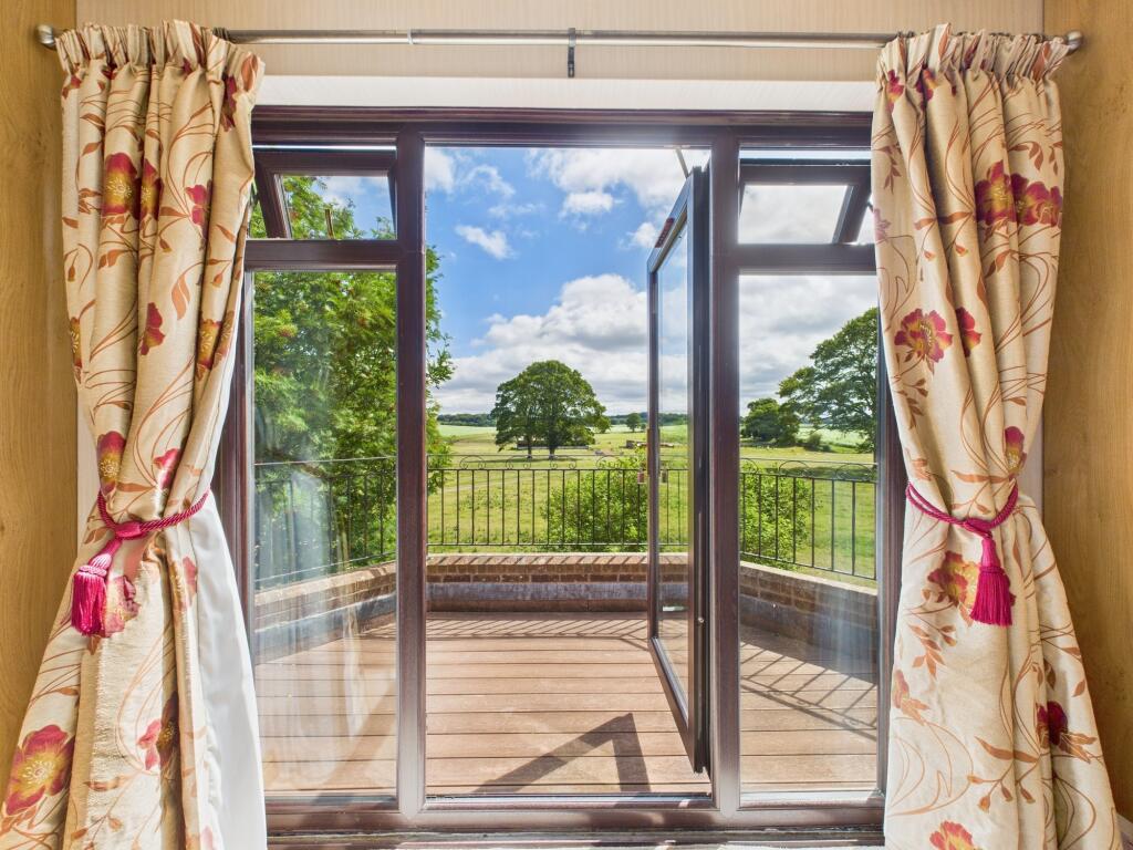 bedroom on to balcony