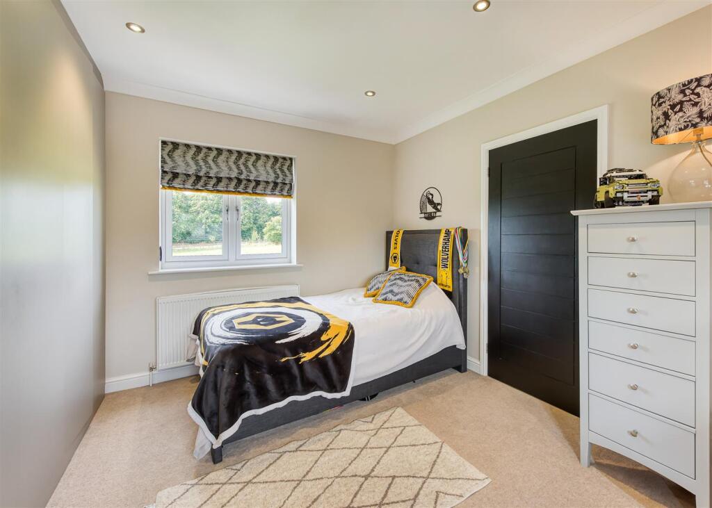 34 Post Office Road-bed4b.jpg