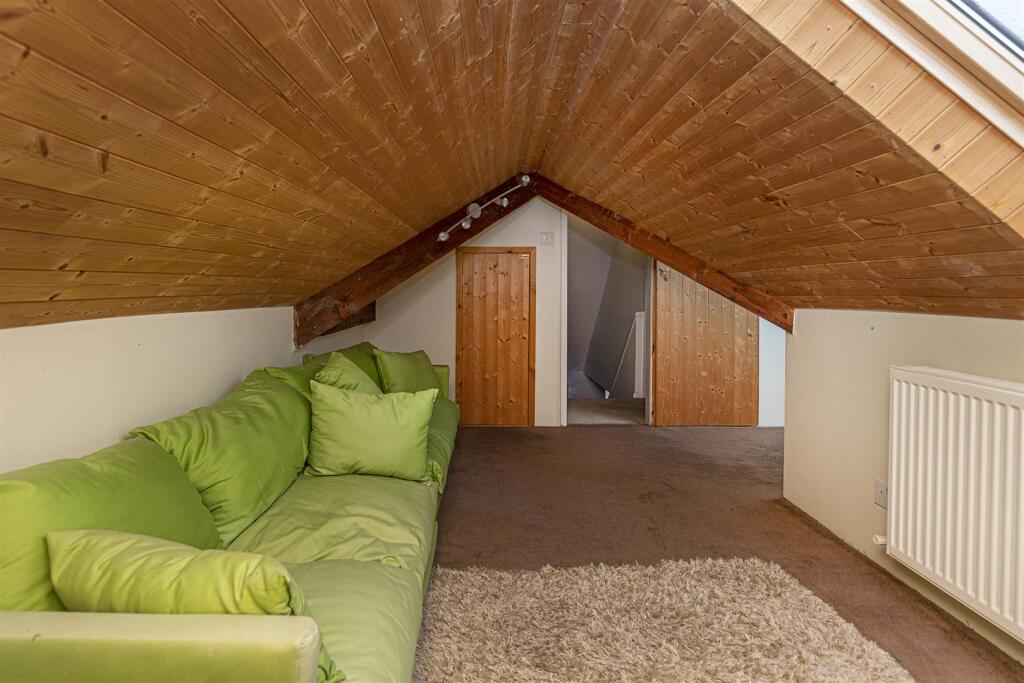 Bramleys Estate Agents - West Lodge Crescent - Ain