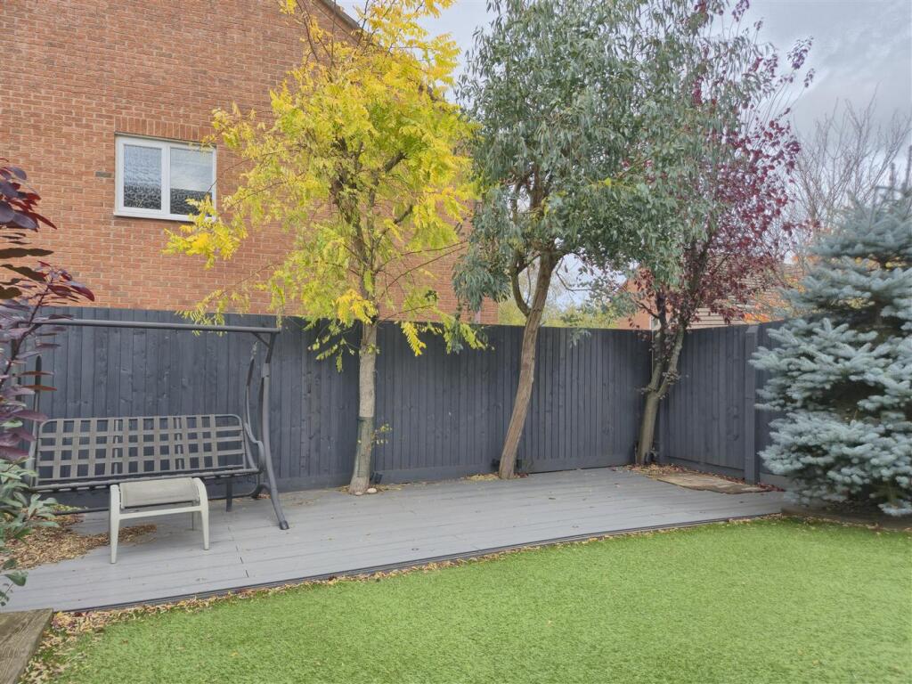 Landscaped Private Rear Garden