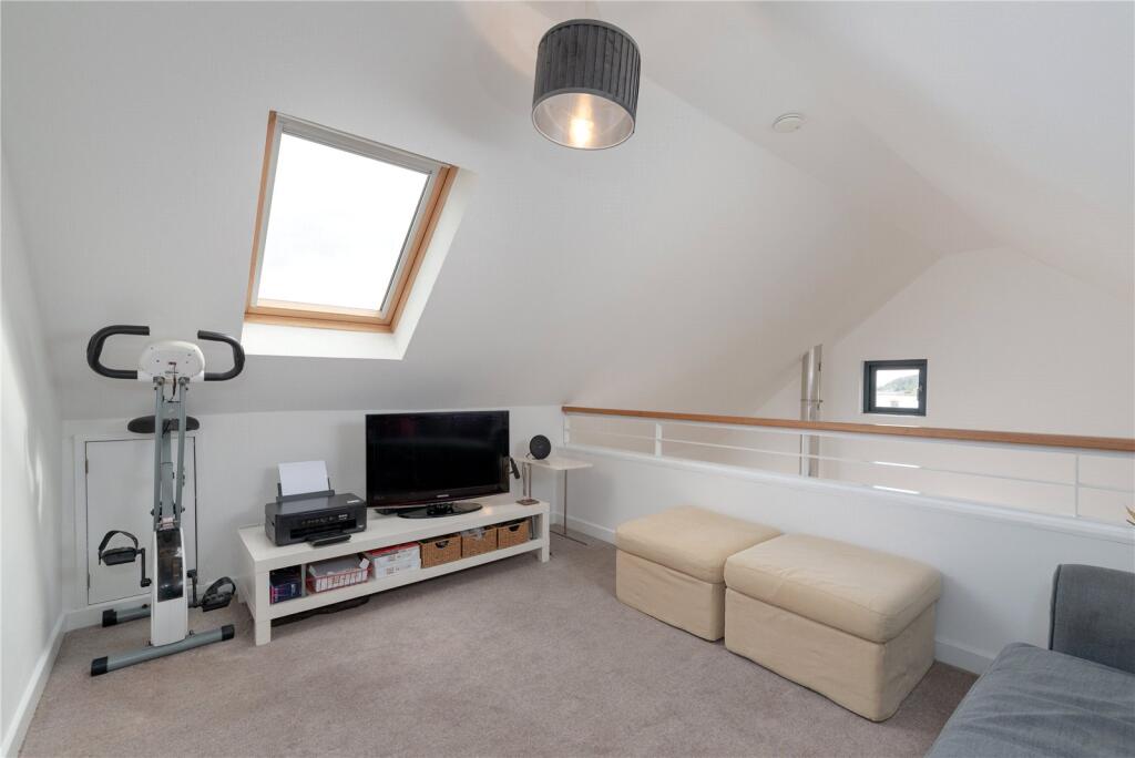 Mezzanine/Snug