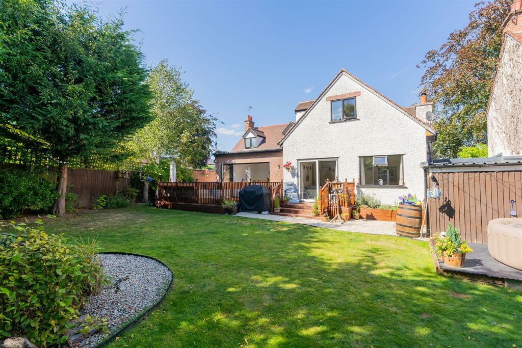 157 Broad Lane - by Visually Rich 02025.jpg