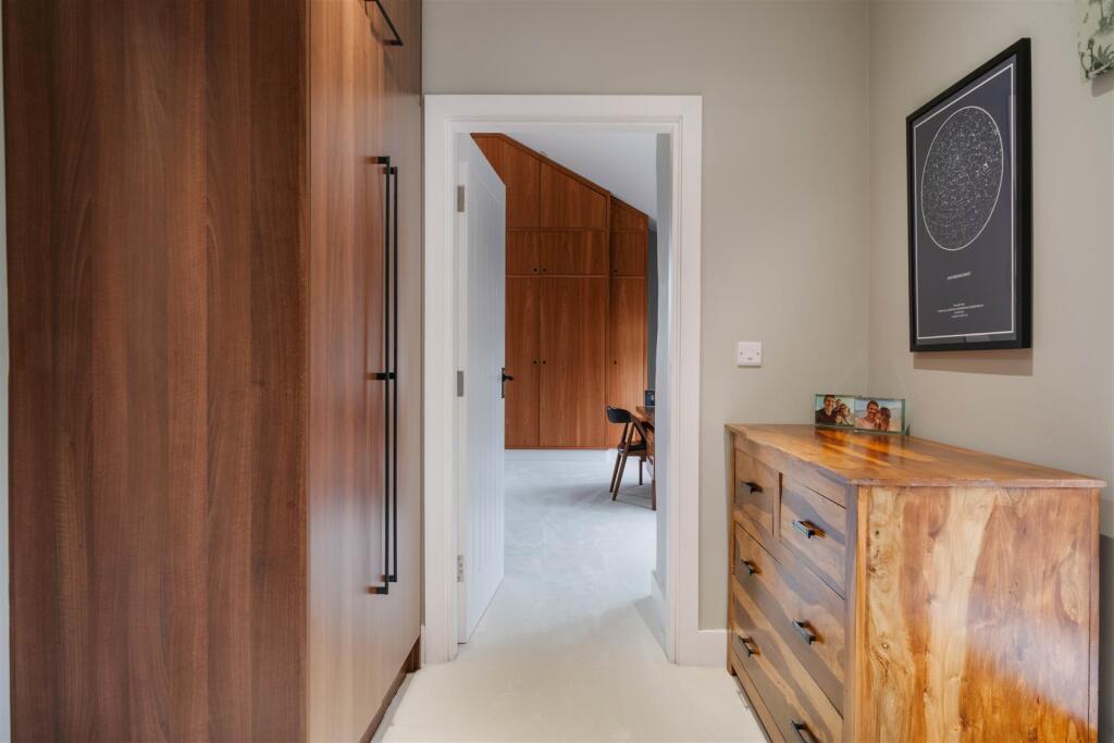 Bedroom4-2.jpg