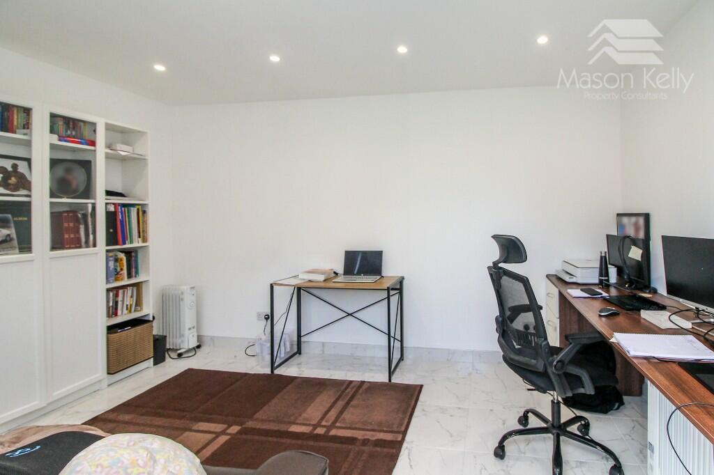 HOME OFFICE