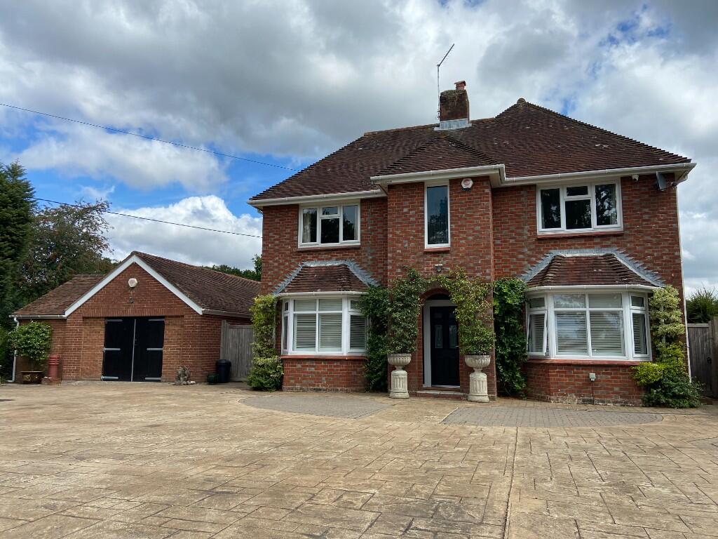 Salisbury Road, SO51