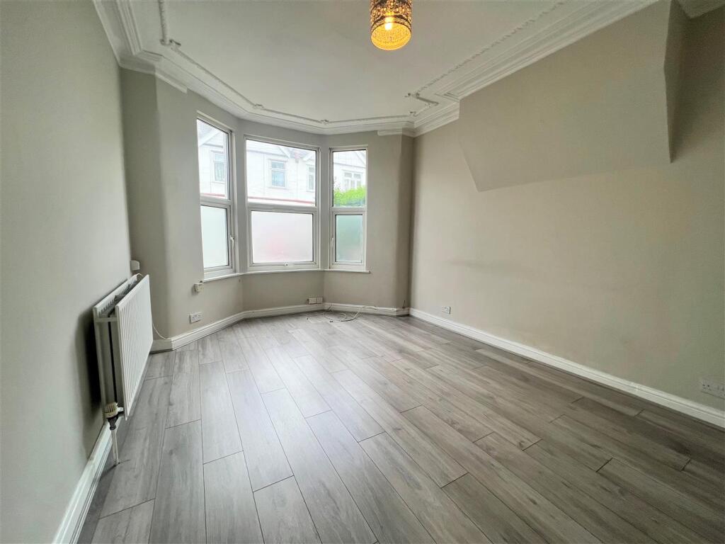 Living Room.jpg