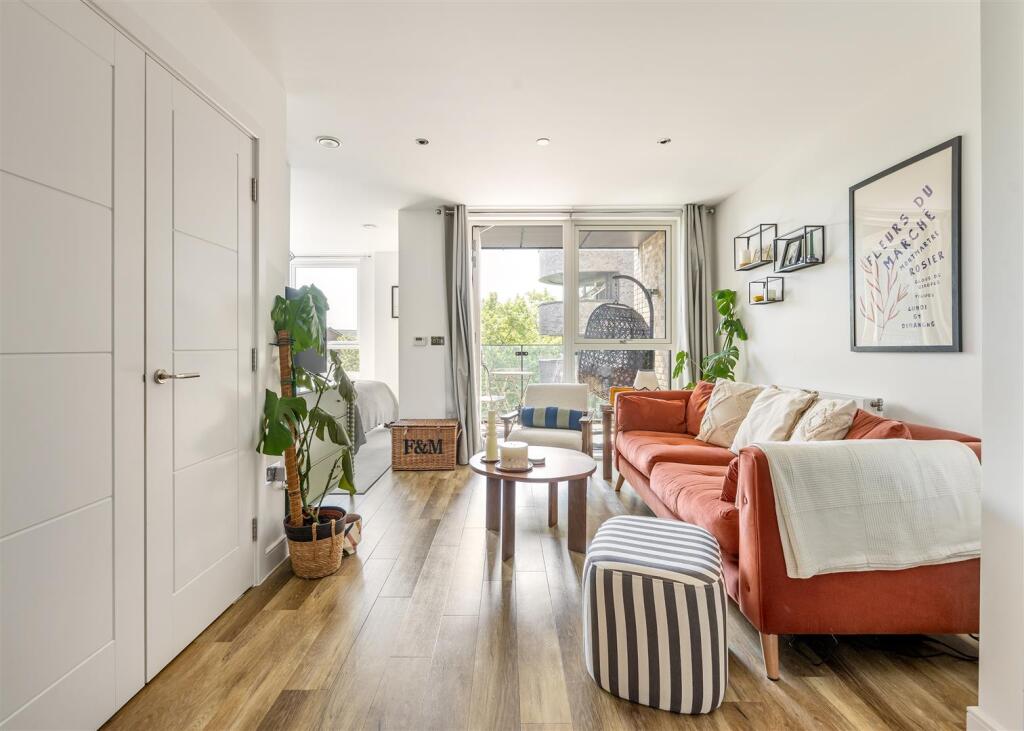 Living-Area-7.jpg