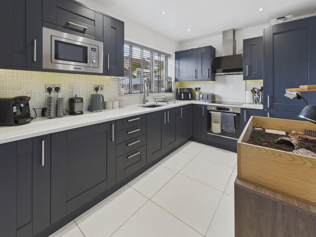 CAM04273G0-PR0190...