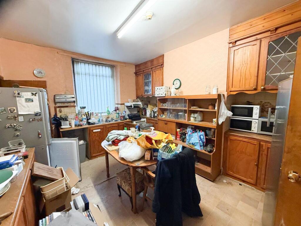 5 bed terrace Cross Hills