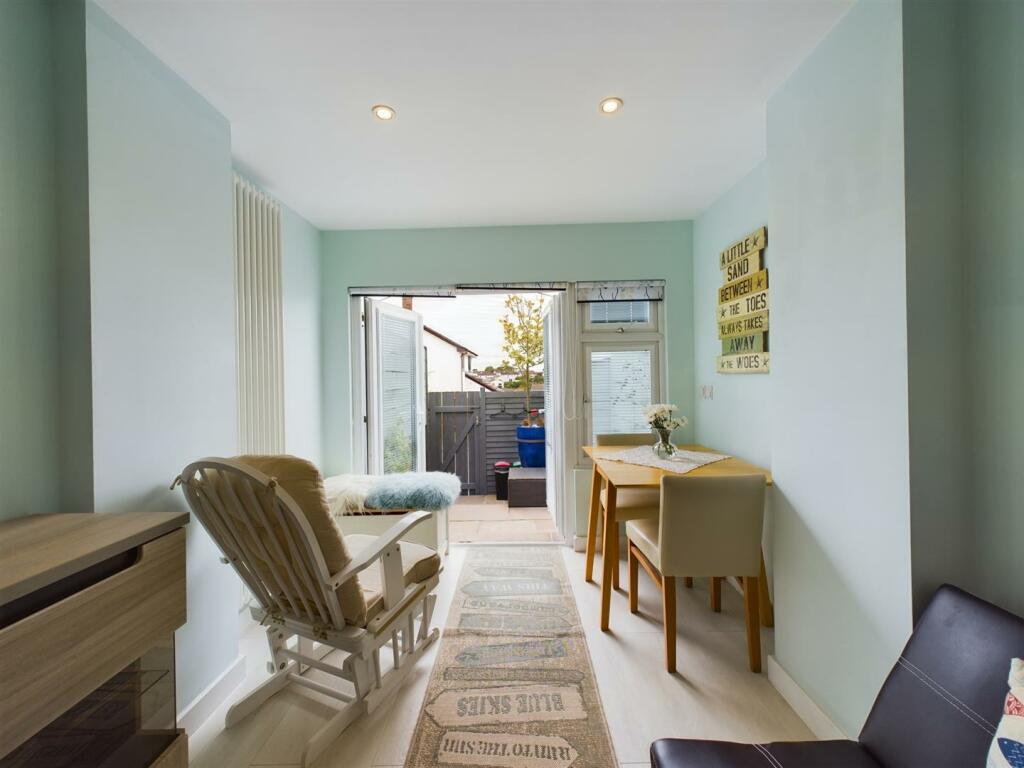Annexe - 73 Pydar Cose Lounge Area