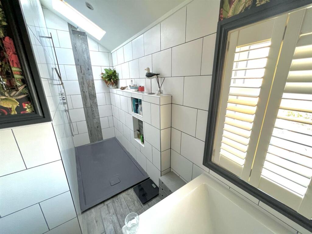 En Suite Bathroom