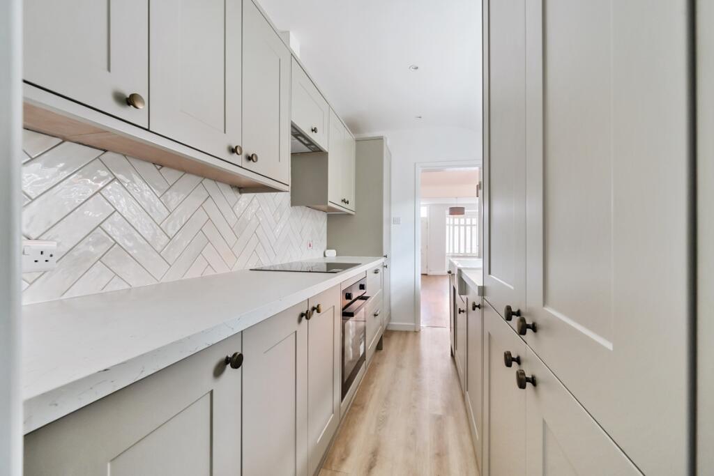 1318474-9-6866a73...