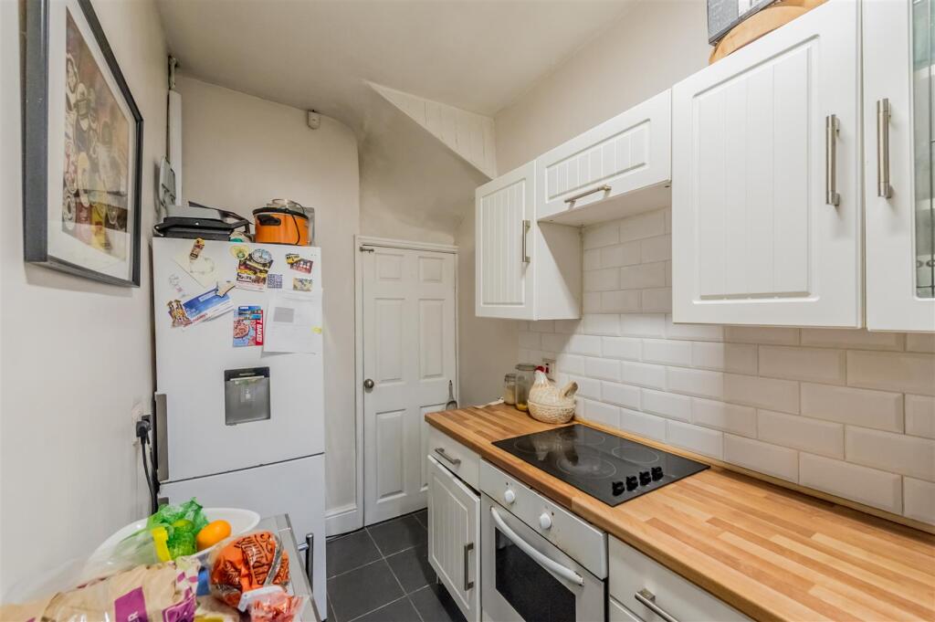 Fitted Kitchen: