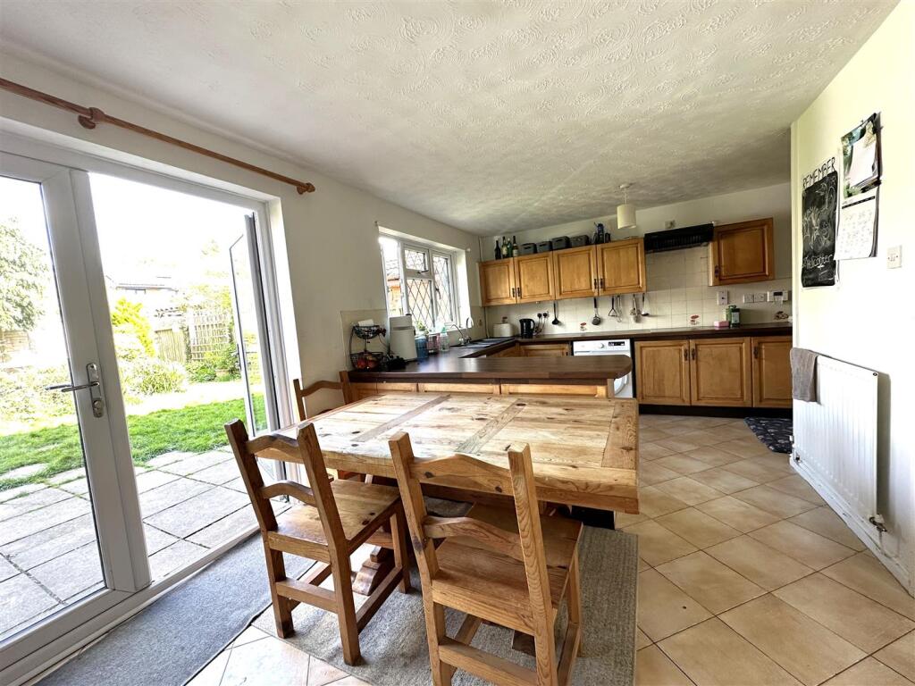 Kitchen / Diner