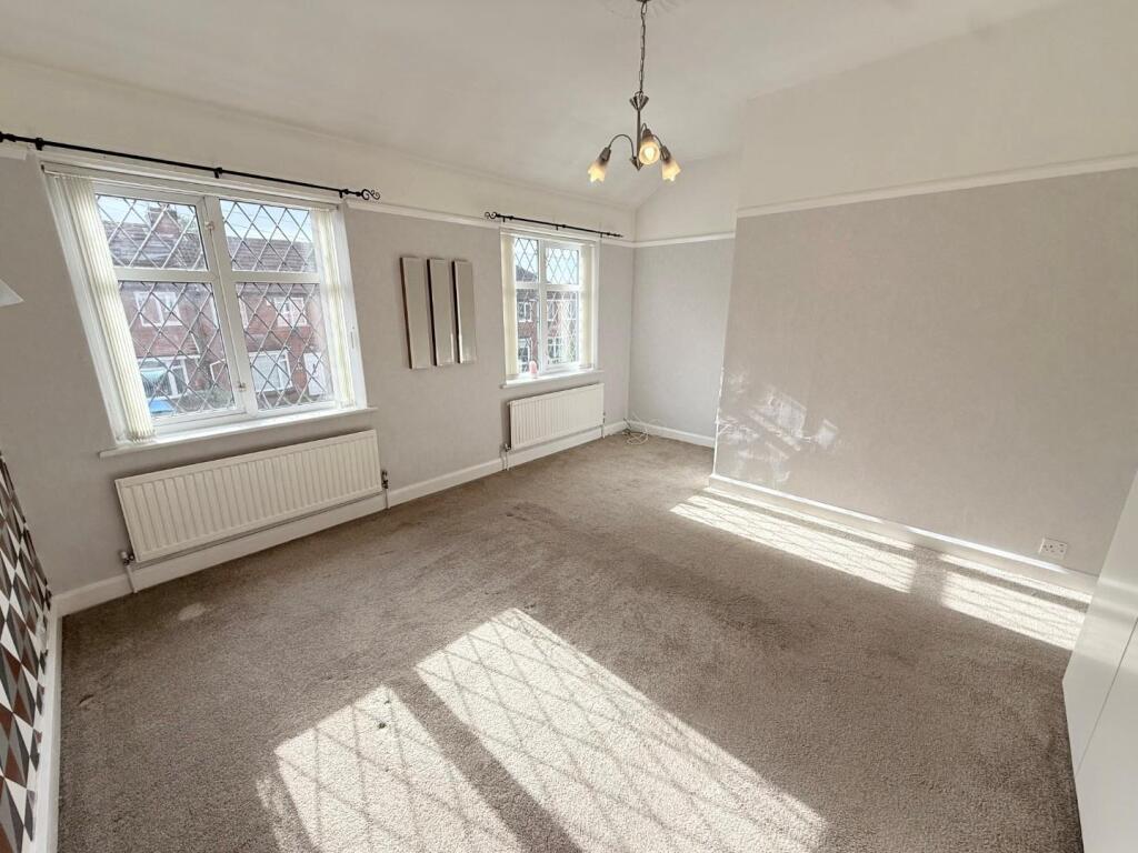 Bedroom 1.jpg