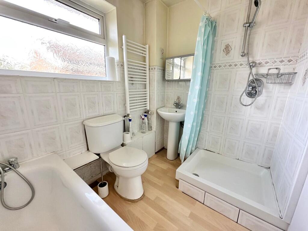 IMG-20251008-WA00...