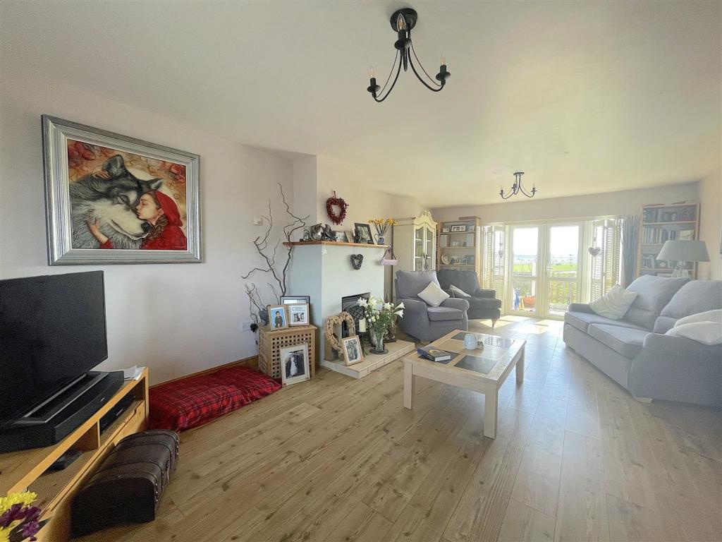 Living Room (1).jpeg