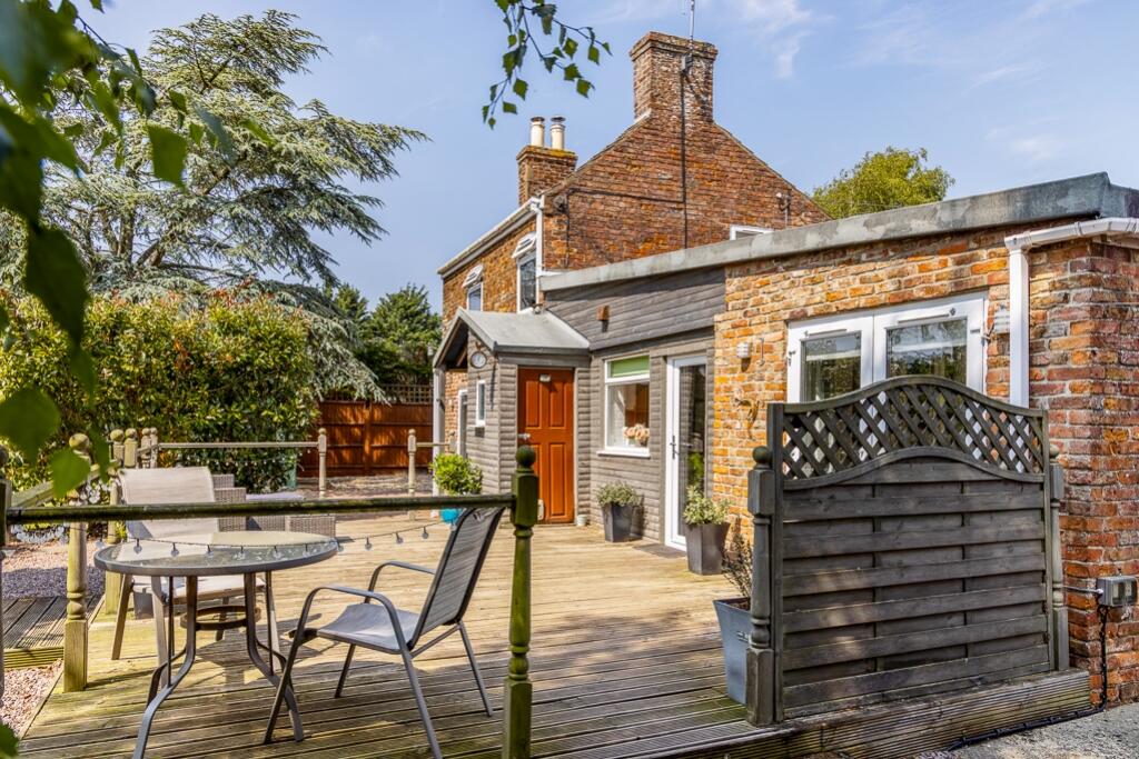 Sunset Cottage (Gipsey Bridge)-14