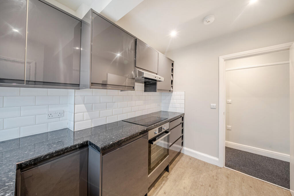 1382227-15-691719...