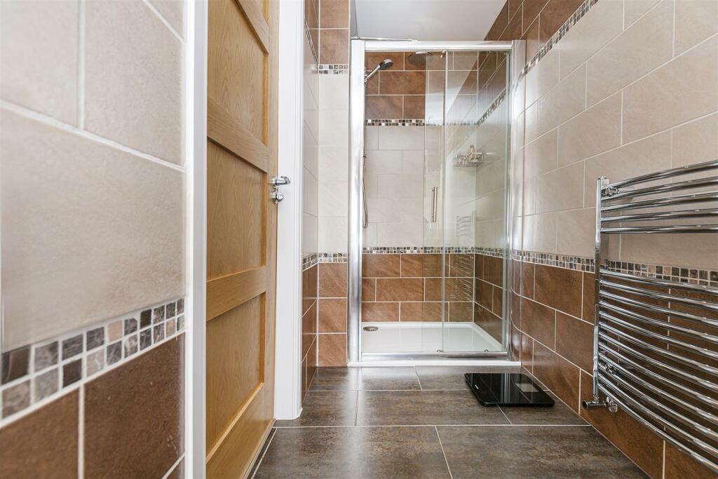 Bramleys Estate Agents - Long Lane - Honley (32).j