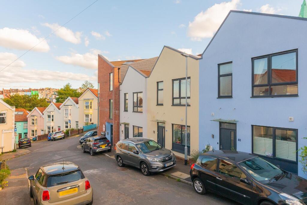 1B4RTN - External A.jpg