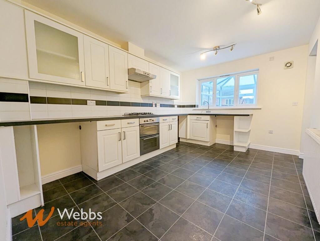 Kitchen 1.jpg
