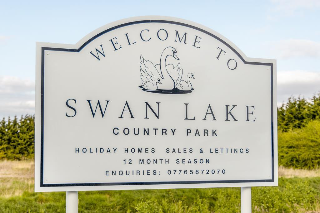 Swan Lake Country Park (Swineshead)-11.jpg