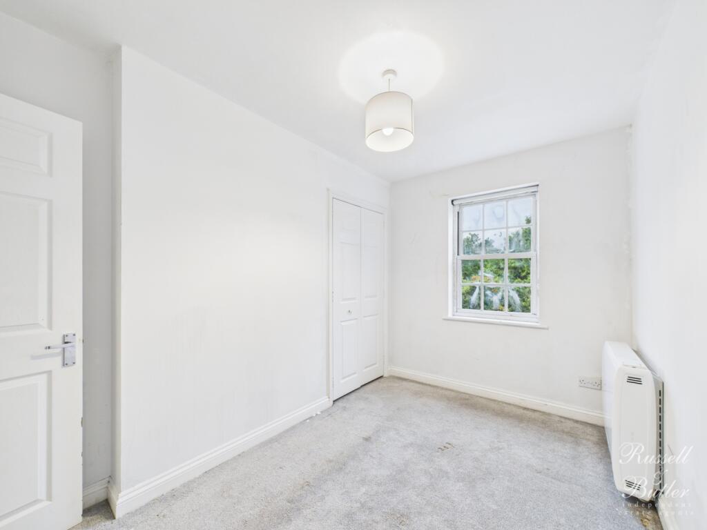 CAM01995G0-PR0371-STILL006