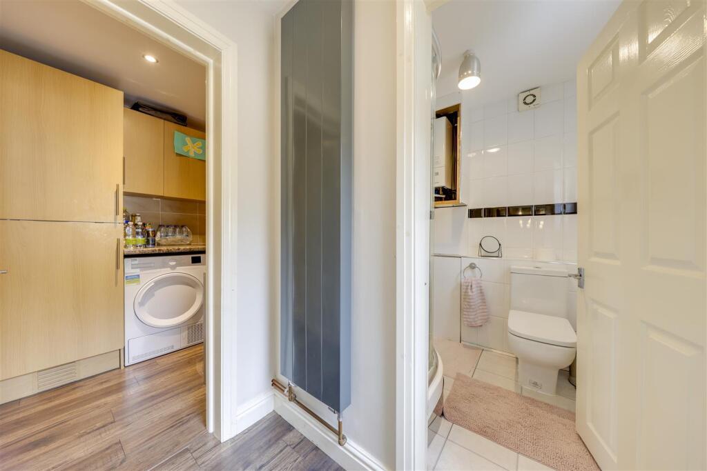 Rear Hall/ WC / Utility