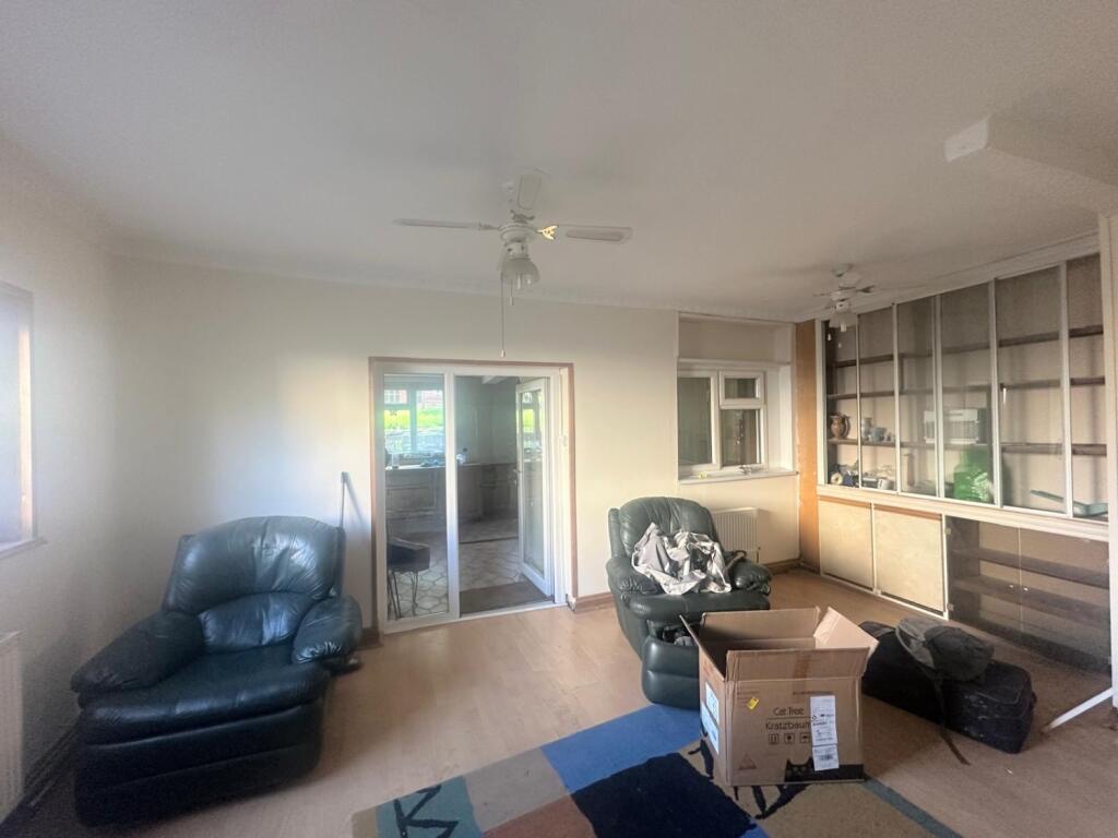 81717F43-C8F1-4049-99B0-5F65542D7693