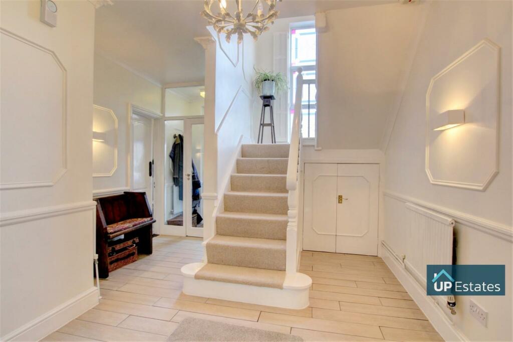 Hallway.jpg
