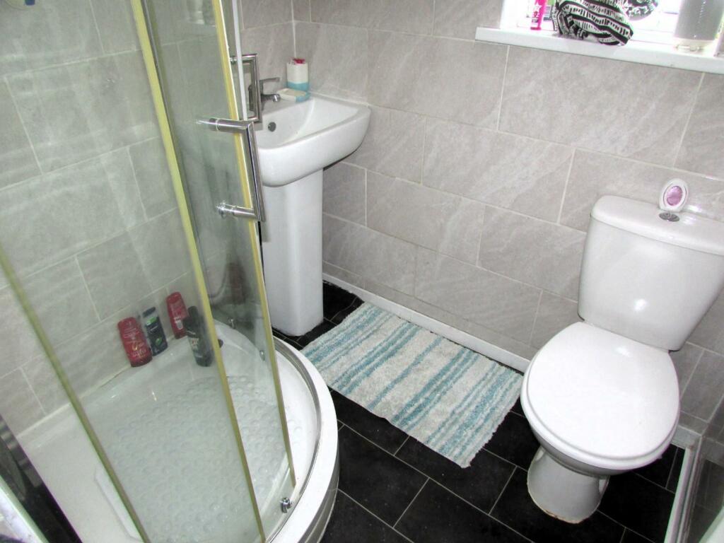 OldRd17bath.JPG