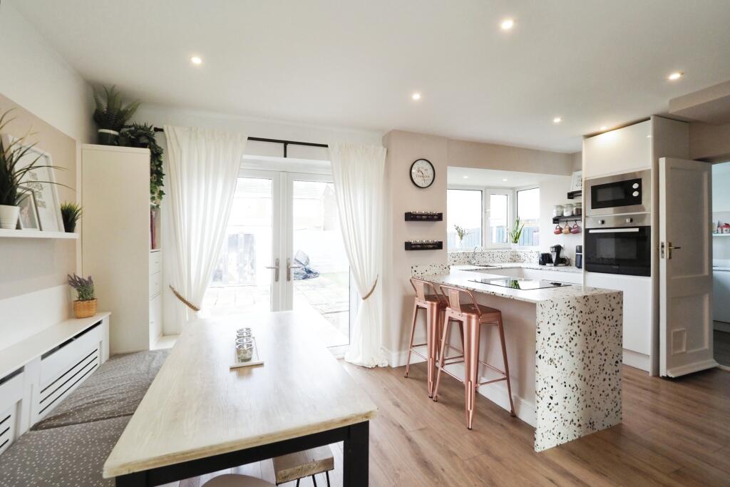 Family Dining and Breakfast Space