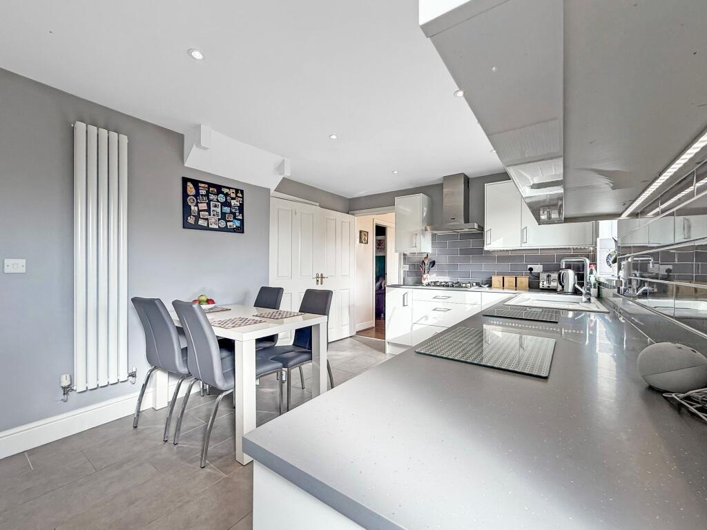 Kitchen/Breakfast Room