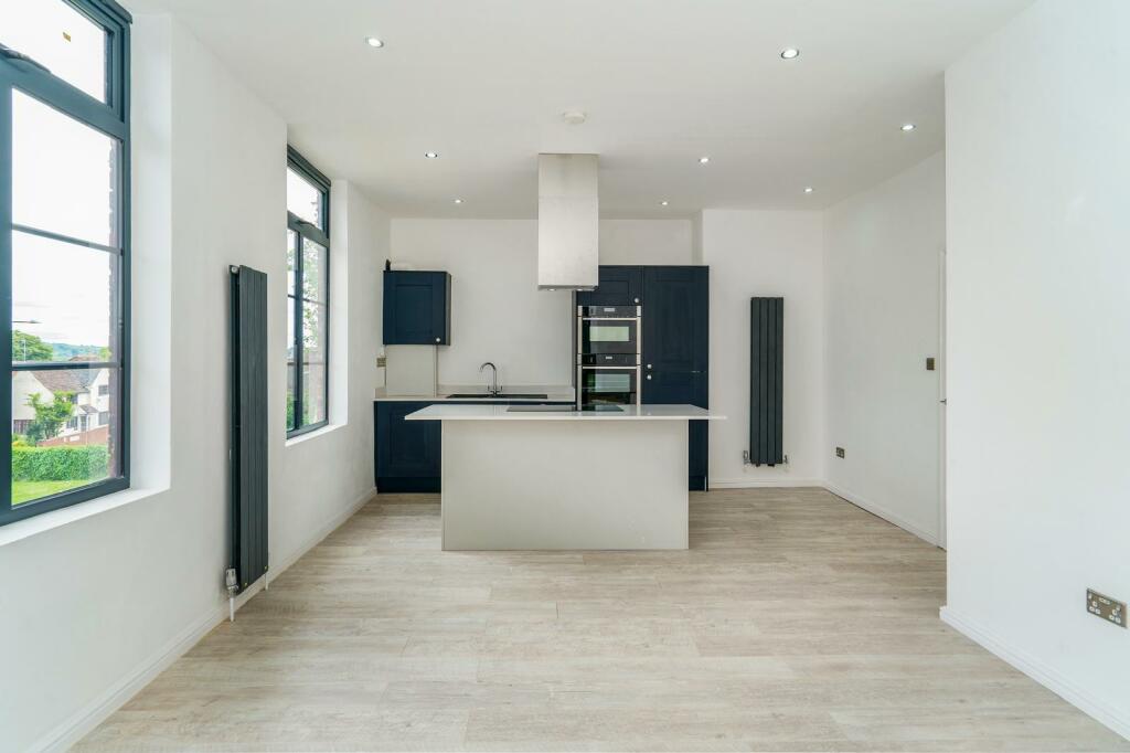 kitchen living..jpg
