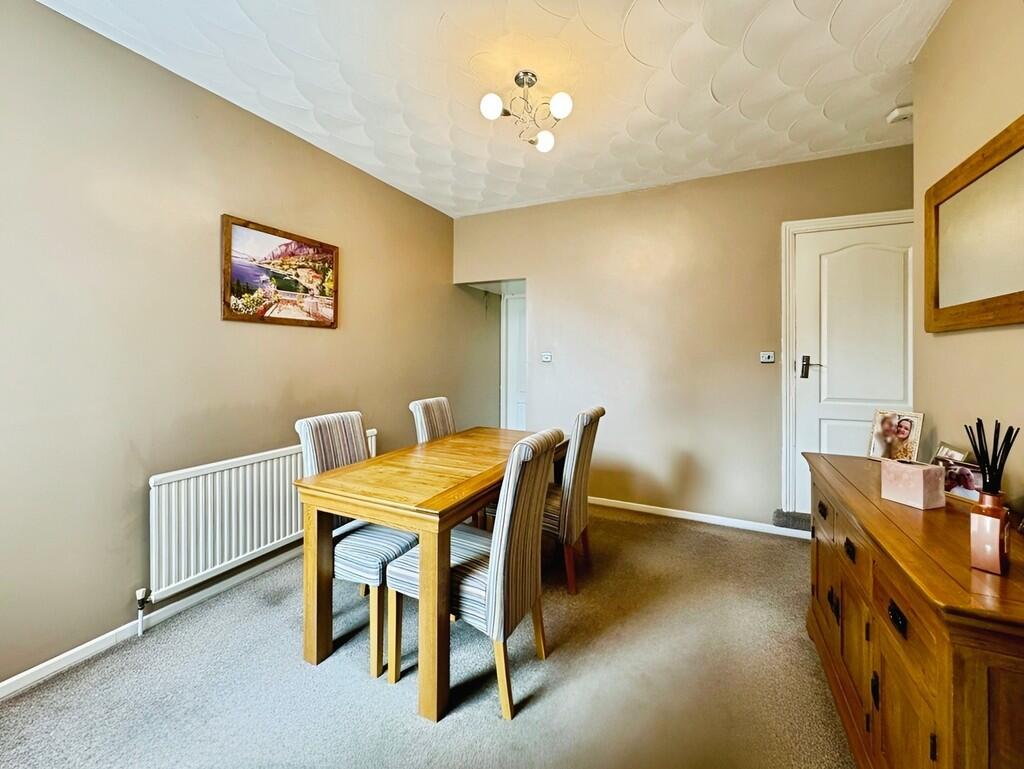 e2517c60-dining 2...